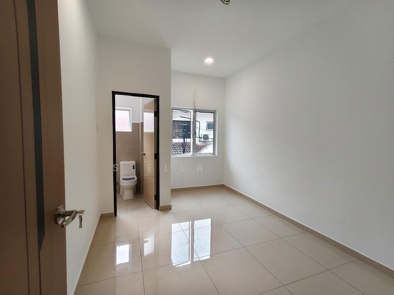 2-storey Terraced House for Sale in Bandar Sungai Long (Selangor) - Stella Lee - Bathroom - PropertyGuru.com.my