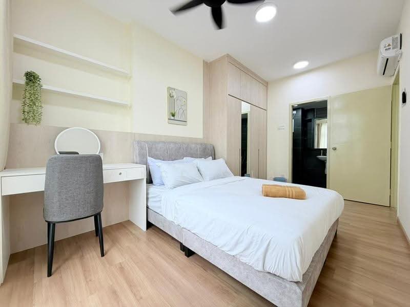 Kondominium untuk Disewa di Kings Bay @ Country Garden Danga Bay - Vincent Lai - Bedroom - PropertyGuru.com.my