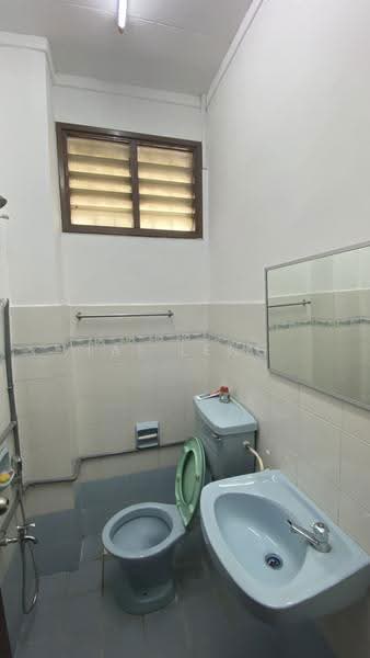 Rumah Teres 2-Tingkat untuk Dijual di Taman Perindustrian Sime Uep (Subang Jaya) - Lai Leng - Bathroom - PropertyGuru.com.my