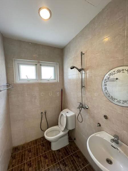 Bungalow House for Rent in Bukit Gita Bayu, Bluwater Estate, The Mines Resort (Seri Kembangan) - Lucus Yong - Bathroom - PropertyGuru.com.my