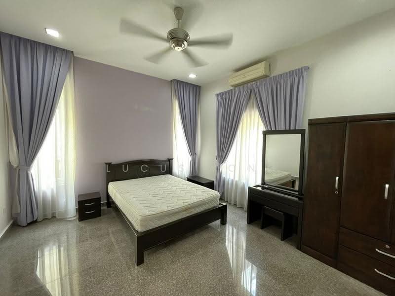 Bungalow House for Rent in Bukit Gita Bayu, Bluwater Estate, The Mines Resort (Seri Kembangan) - Lucus Yong - Bedroom - PropertyGuru.com.my