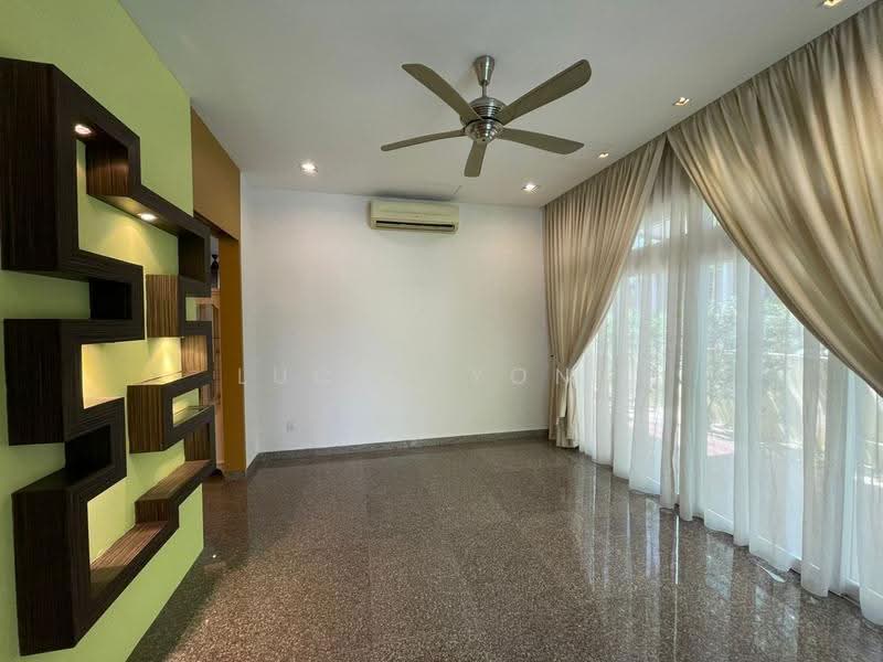 Bungalow House for Rent in Bukit Gita Bayu, Bluwater Estate, The Mines Resort (Seri Kembangan) - Lucus Yong - Living Room - PropertyGuru.com.my
