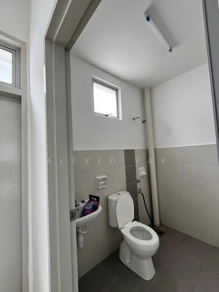 Terraced House for Rent in Pasir Gudang (Johor) - Alfred Yap - Bathroom - PropertyGuru.com.my