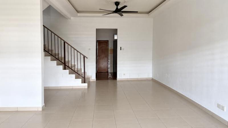 Rumah Teres 2-Tingkat untuk Disewa di Sepang (Selangor) - Hilmi Ariffin - Living Room - PropertyGuru.com.my