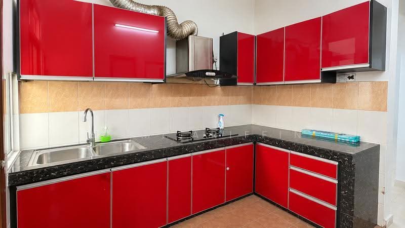 Rumah Teres 2-Tingkat untuk Disewa di Sepang (Selangor) - Hilmi Ariffin - Kitchen - PropertyGuru.com.my