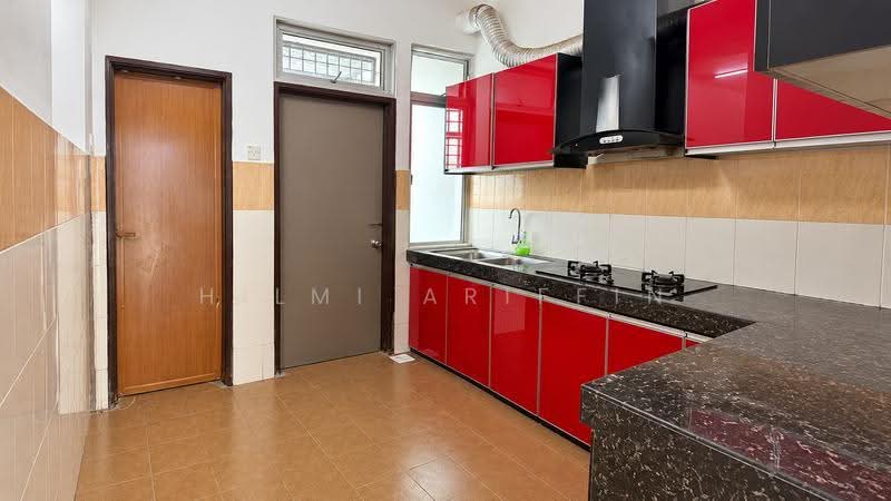Rumah Teres 2-Tingkat untuk Disewa di Sepang (Selangor) - Hilmi Ariffin - Kitchen - PropertyGuru.com.my