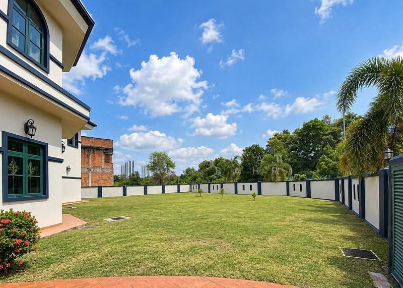 Rumah Banglo untuk Dijual di Sepang (Selangor) - Mohd Aizat Saiful Bahri - Exterior - PropertyGuru.com.my