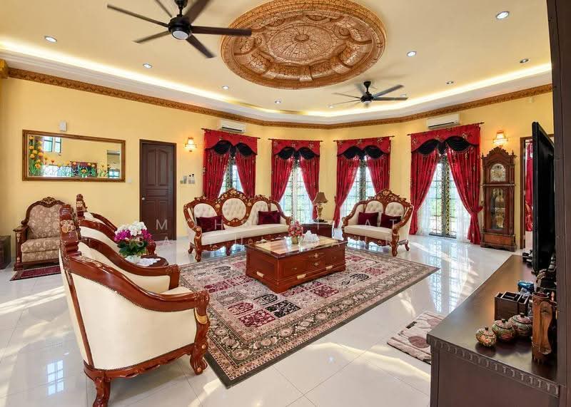 Rumah Banglo untuk Dijual di Sepang (Selangor) - Mohd Aizat Saiful Bahri - Living Room - PropertyGuru.com.my
