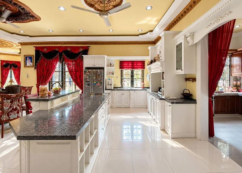 Rumah Banglo untuk Dijual di Sepang (Selangor) - Mohd Aizat Saiful Bahri - Kitchen - PropertyGuru.com.my