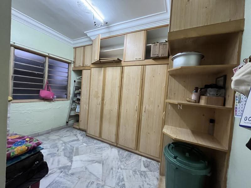 Pangsapuri untuk Dijual di Pangsapuri Seri Gembira - Pon Lee Miin - Bedroom - PropertyGuru.com.my