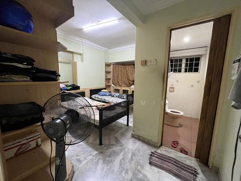 Pangsapuri untuk Dijual di Pangsapuri Seri Gembira - Pon Lee Miin - Bedroom - PropertyGuru.com.my