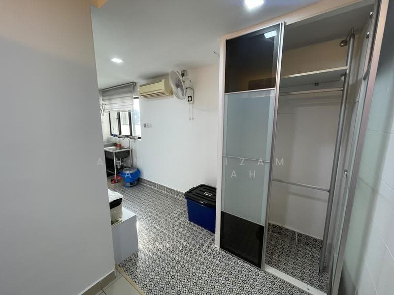 Condominium for Sale at Residence 8 - Ahmad Nizam Abdullah - Kitchen - PropertyGuru.com.my