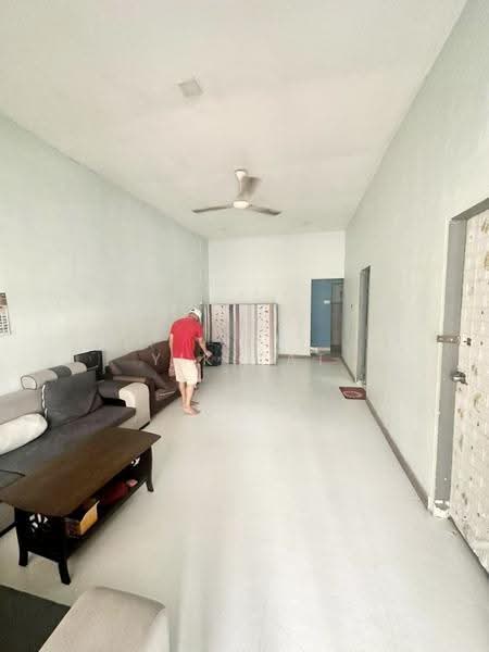Semi-Detached House for Sale in Taman Abad (Johor Bahru) - Yik Tat - Living Room - PropertyGuru.com.my