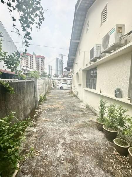 Semi-Detached House for Sale in Taman Abad (Johor Bahru) - Yik Tat - PropertyGuru.com.my