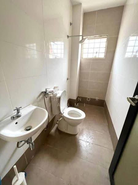 Rumah Teres 2-Tingkat untuk Dijual di Bandar Putra Permai (Seri Kembangan) - Mohd Nor Fahmi - PropertyGuru.com.my