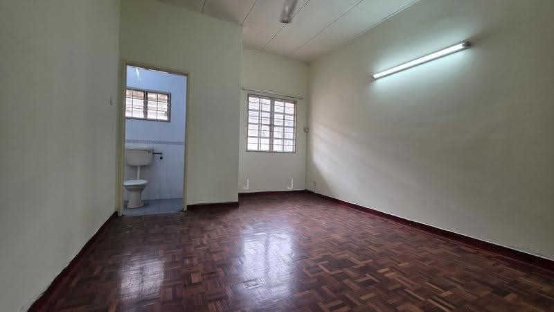 Rumah Teres untuk Dijual di Kota Kemuning (Shah Alam) - J J - PropertyGuru.com.my