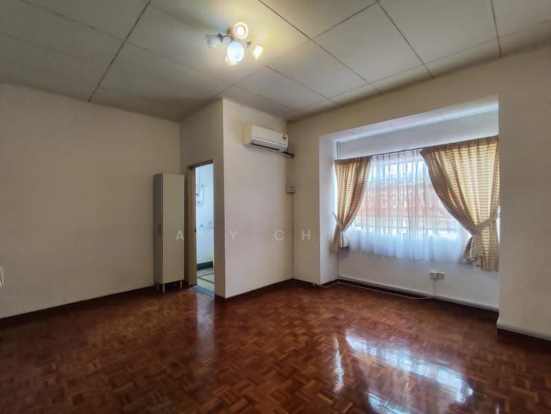 2-storey Terraced House for Sale in Bandar Putra Permai (Seri Kembangan) - Amy Chin - Living Room - PropertyGuru.com.my