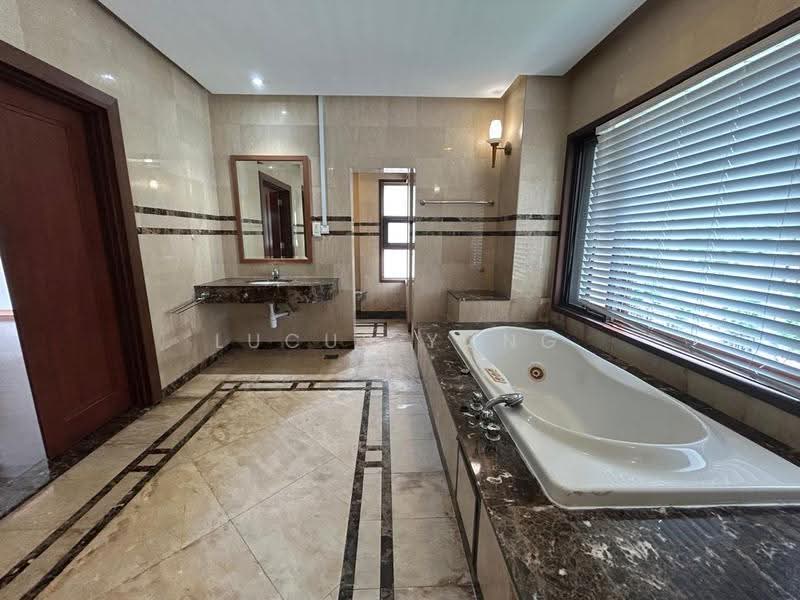 Bungalow House for Rent in KLCC, KL City Centre, Off Jalan Gurney, Keramat (Keramat) - Lucus Yong - Bathroom - PropertyGuru.com.my