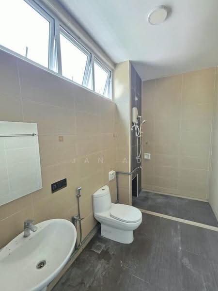 Rumah Berkembar untuk Dijual di Austin Heights (Tebrau) - JAN AU - Bathroom - PropertyGuru.com.my