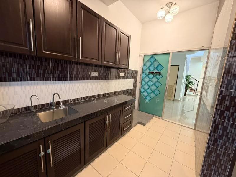Rumah Kluster untuk Dijual di Taman Anggun (Rawang) - Roman Yap - Kitchen - PropertyGuru.com.my