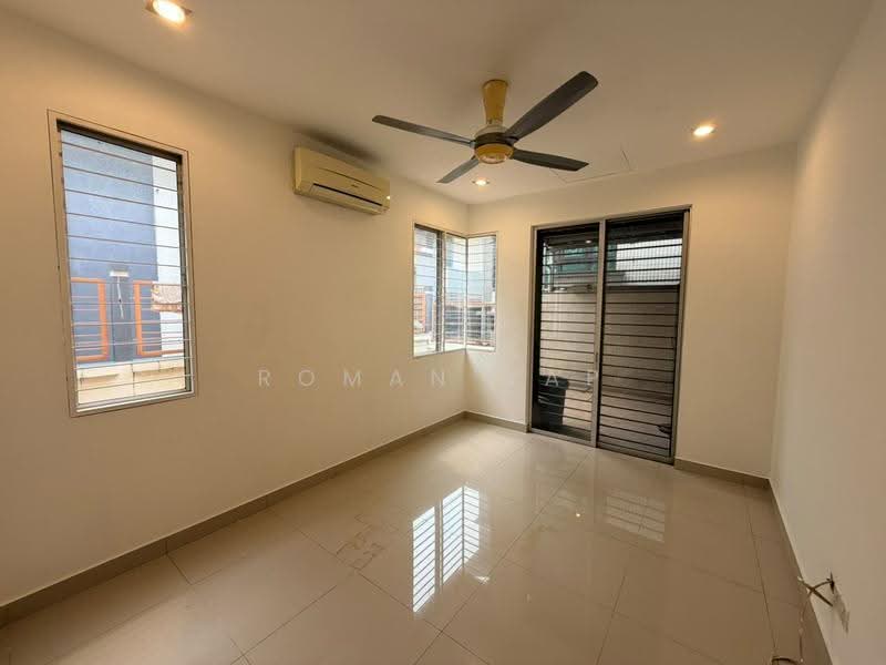 Rumah Kluster untuk Dijual di Taman Anggun (Rawang) - Roman Yap - Interior - PropertyGuru.com.my