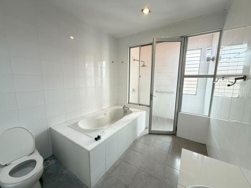 Rumah Kluster untuk Dijual di Taman Anggun (Rawang) - Roman Yap - Bathroom - PropertyGuru.com.my