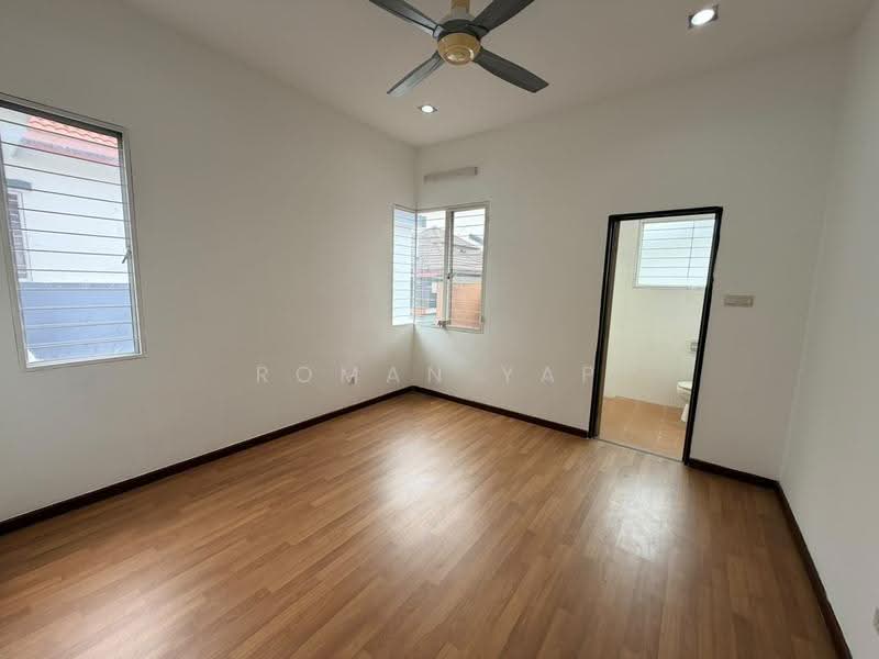 Rumah Kluster untuk Dijual di Taman Anggun (Rawang) - Roman Yap - Interior - PropertyGuru.com.my