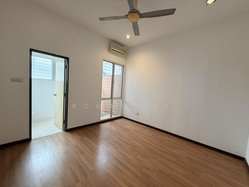 Rumah Kluster untuk Dijual di Taman Anggun (Rawang) - Roman Yap - Bathroom - PropertyGuru.com.my