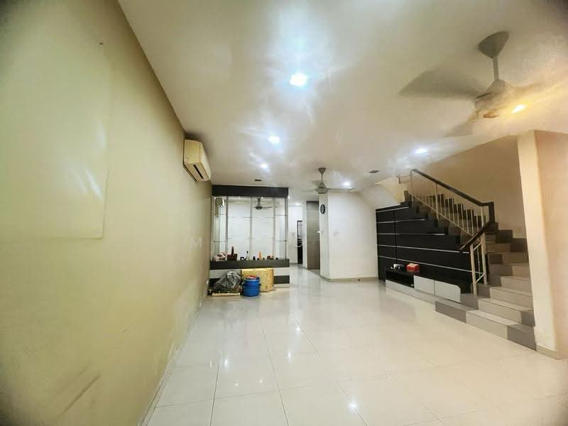 Rumah Teres 3-Tingkat untuk Dijual di Taman Seri Bukit Segambut (Batu) - Max Ong - Living Room - PropertyGuru.com.my