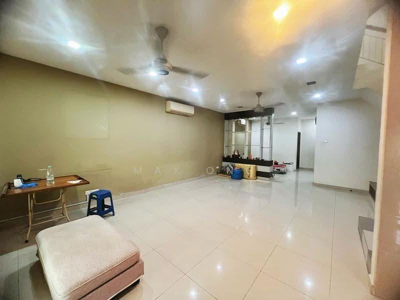 Rumah Teres 3-Tingkat untuk Dijual di Taman Seri Bukit Segambut (Batu) - Max Ong - Living Room - PropertyGuru.com.my
