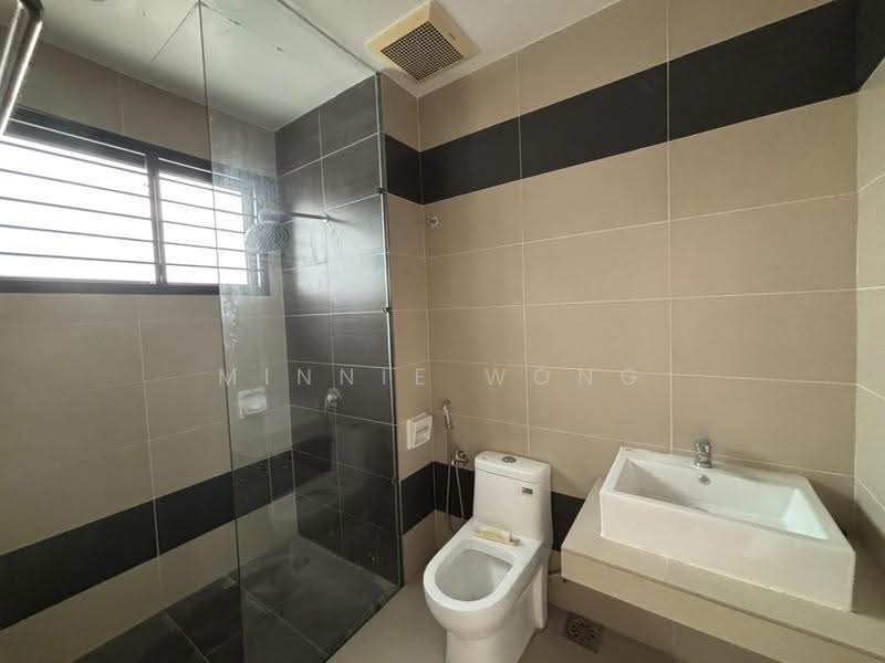 3-storey Terraced House for Sale in Rawang (Selangor) - Minnie Wong - Bathroom - PropertyGuru.com.my