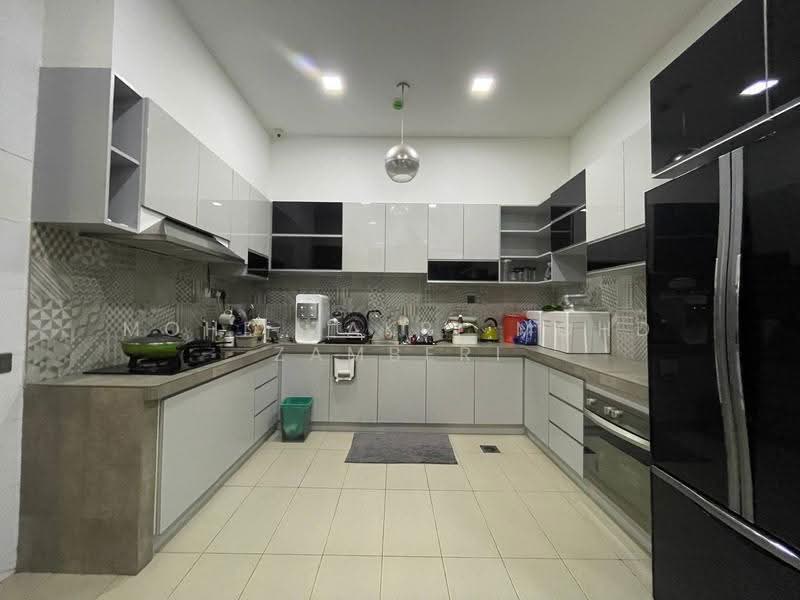 Bungalow House for Sale in Seksyen 7 (Shah Alam) - Mohd Zakri Mohd Zamberi - Kitchen - PropertyGuru.com.my