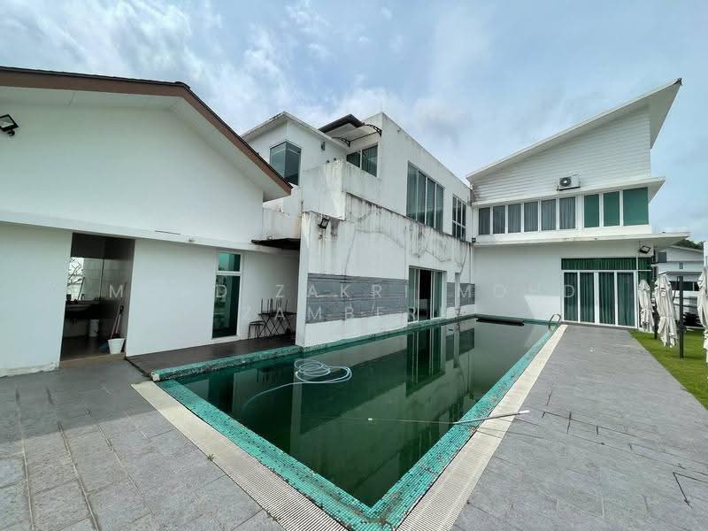 Bungalow House for Sale in Seksyen 7 (Shah Alam) - Mohd Zakri Mohd Zamberi - Exterior - PropertyGuru.com.my