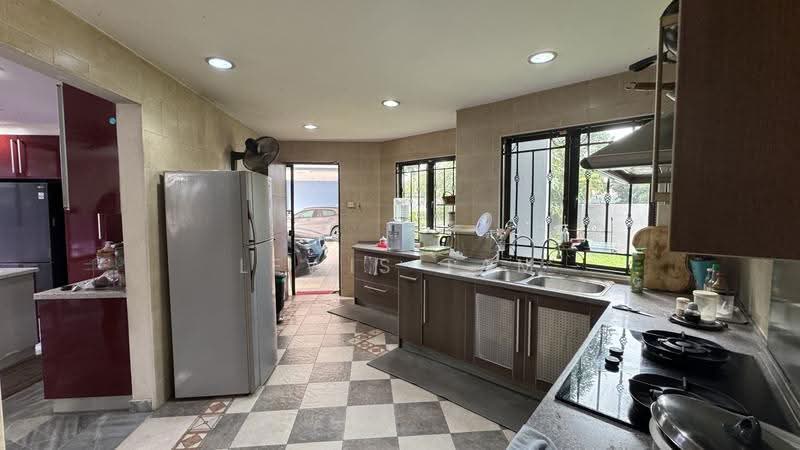 Bungalow House for Sale in Petaling Jaya (Selangor) - Lewis Tam - Kitchen - PropertyGuru.com.my