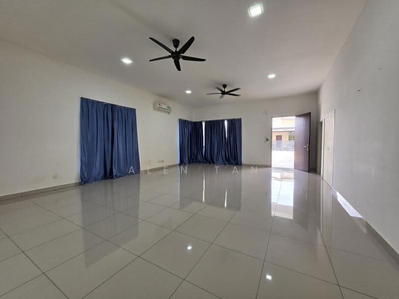 Rumah Kluster untuk Disewa di Iskandar Puteri (Nusajaya) (Johor) - Alen Tan - Living Room - PropertyGuru.com.my