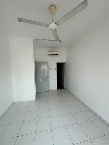 Kondominium untuk Disewa di The Golden Triangle Condominium - Derrick . - Interior - PropertyGuru.com.my
