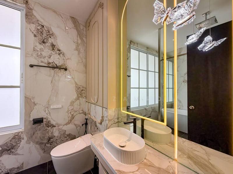 Rumah Banglo untuk Dijual di Eco Majestic (Semenyih) - Izzat Zamros - Bathroom - PropertyGuru.com.my