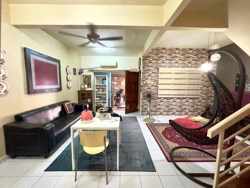 2-storey Terraced House for Sale in Bandar Tasik Kesuma (Beranang) - Ammeer Nadzrai - Living Room - PropertyGuru.com.my