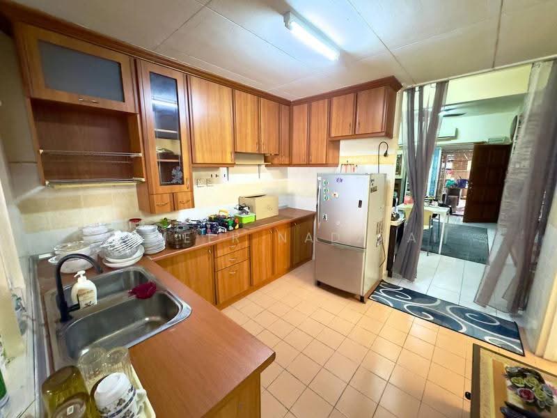 2-storey Terraced House for Sale in Bandar Tasik Kesuma (Beranang) - Ammeer Nadzrai - Kitchen - PropertyGuru.com.my