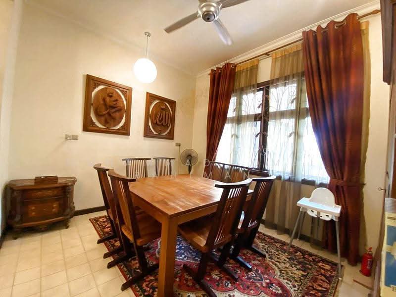 Rumah Banglo untuk Dijual di Seksyen 27 (Shah Alam) - Muhammad Iqmal Rahiman - Dining Room - PropertyGuru.com.my