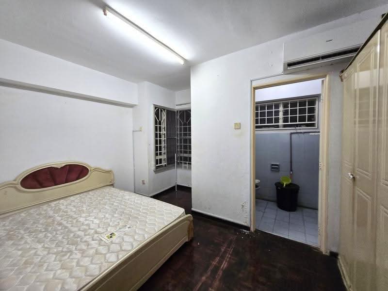 Kondominium untuk Disewa di Vista Perdana - CC Hong - Bedroom - PropertyGuru.com.my