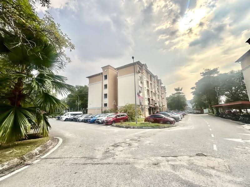 Pangsapuri untuk Dijual di Pangsapuri Cendana - Muhammad Ridhwan Mohd Huzairi - Exterior - PropertyGuru.com.my