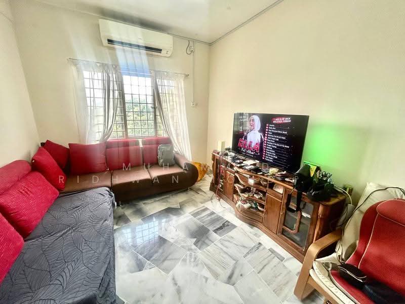 Pangsapuri untuk Dijual di Pangsapuri Cendana - Muhammad Ridhwan Mohd Huzairi - Living Room - PropertyGuru.com.my