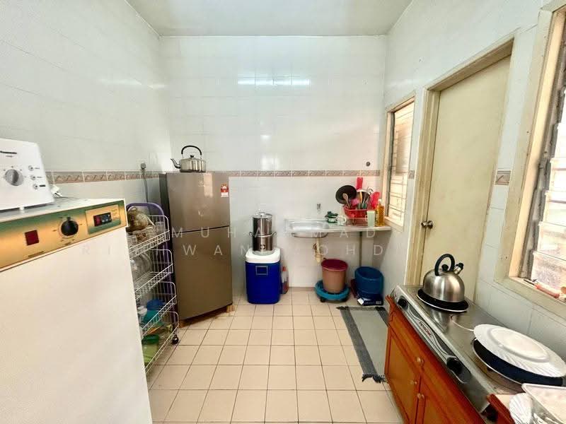 Pangsapuri untuk Dijual di Pangsapuri Cendana - Muhammad Ridhwan Mohd Huzairi - Kitchen - PropertyGuru.com.my