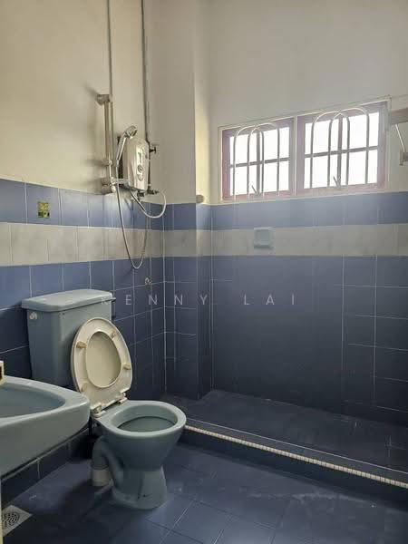 Rumah Teres 2-Tingkat untuk Disewa di Bandar Sungai Long (Selangor) - Kenny Lai - Bathroom - PropertyGuru.com.my