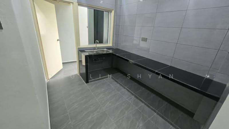Rumah Flat untuk Dijual di Bandar Baru Uda - Ong Lih Shyan - Kitchen - PropertyGuru.com.my