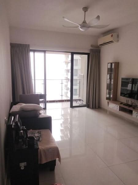 Kediaman Servis untuk Disewa di Kings Bay @ Country Garden Danga Bay - Mona . - Living Room - PropertyGuru.com.my