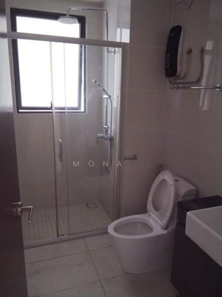Kediaman Servis untuk Disewa di Kings Bay @ Country Garden Danga Bay - Mona . - Bathroom - PropertyGuru.com.my