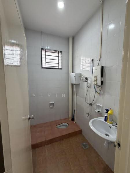 1-storey Terraced House for Rent in Taman JP Perdana (Johor Bahru) - Alvin Lim - Bathroom - PropertyGuru.com.my