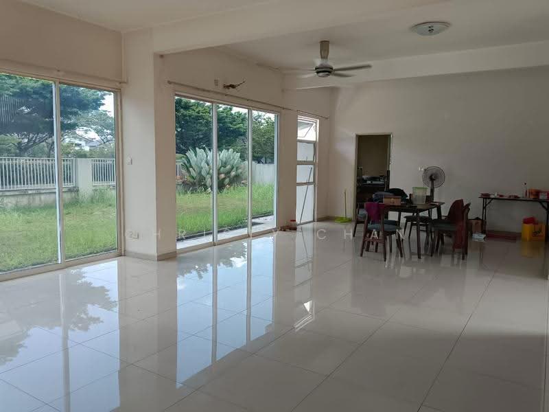 Rumah Banglo untuk Disewa di Taman Equine (Seri Kembangan) - Christy Chan - Living Room - PropertyGuru.com.my